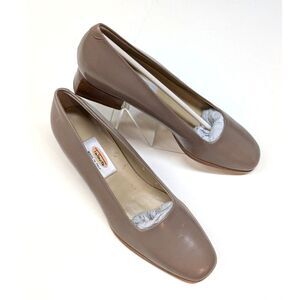 Talbots Beige Cuban Heel, size 6.5N
